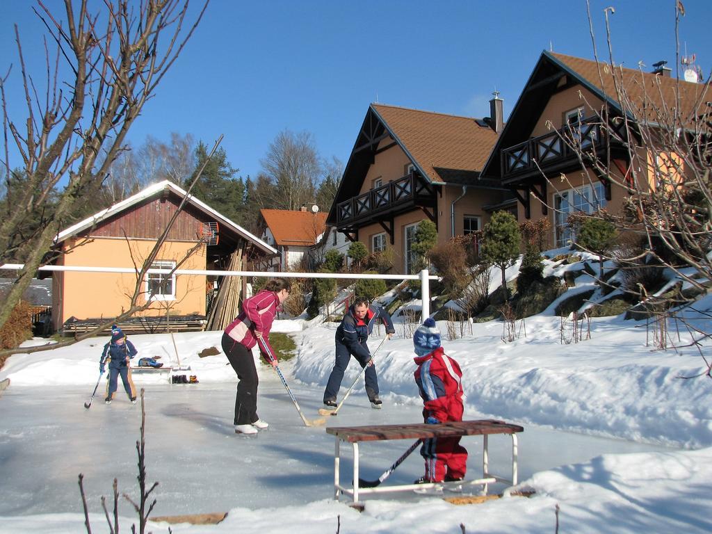 Apartments Lipno Serafin リプノ・ナト・ヴルタヴォウ エクステリア 写真